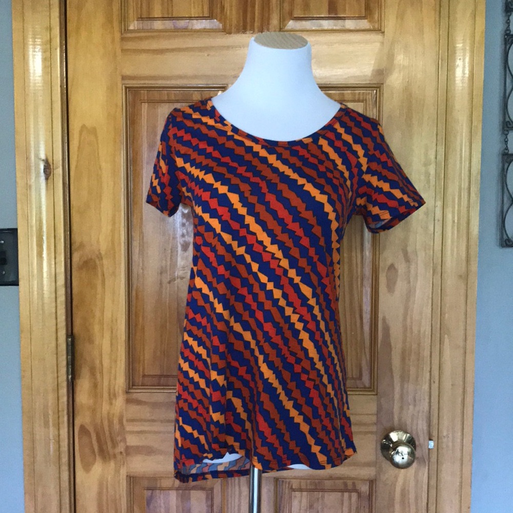 Lularoe classic tee - Picture 1 of 6